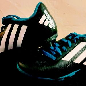 💙💙 Adidas Kids Soccer Cleats Boys Size 2 💙💙